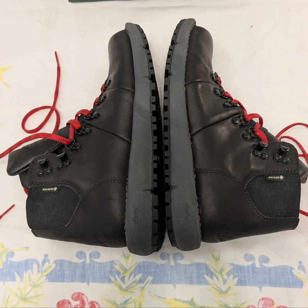 Danner Women’s Vertigo 917 Boots Black Size 8M Gortex, Red and Black Laces - Picture 11 of 13